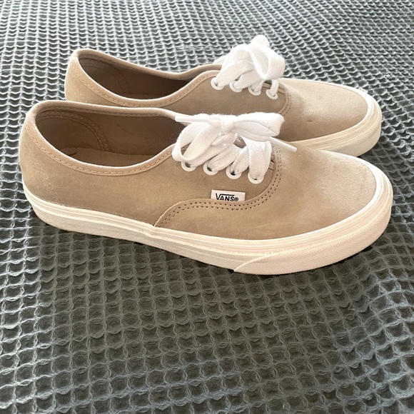 Vans Shoes - Vans, tan suede - new